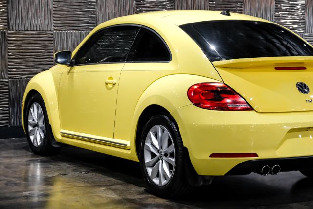 2014 Volkswagen Beetle Tdi Hatchback 2d - Image 16