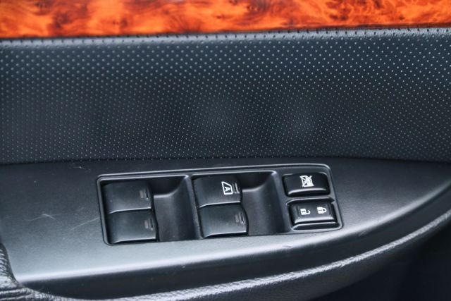 2011 Subaru Outback - Image 11