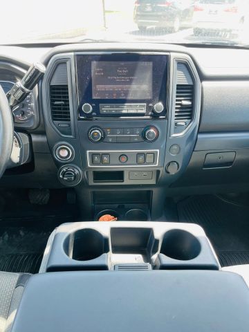 2021 Nissan Titan Crew Cab - Image 28