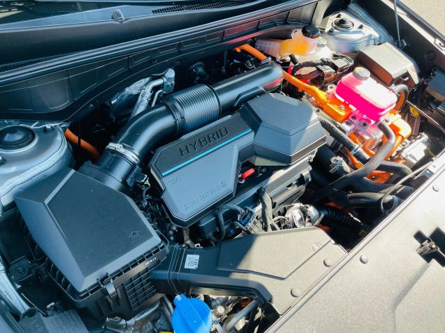 2023 Kia Sorento Hybrid - Image 12