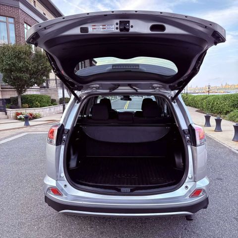 2017 Toyota Rav4 Xle Sport Utility 4d - Image 19