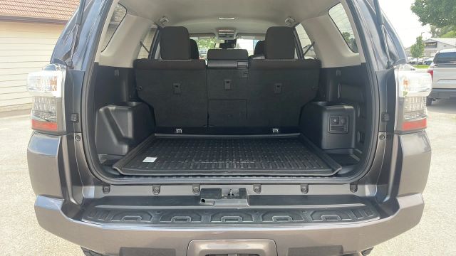 2022 Toyota 4runner - Image 19