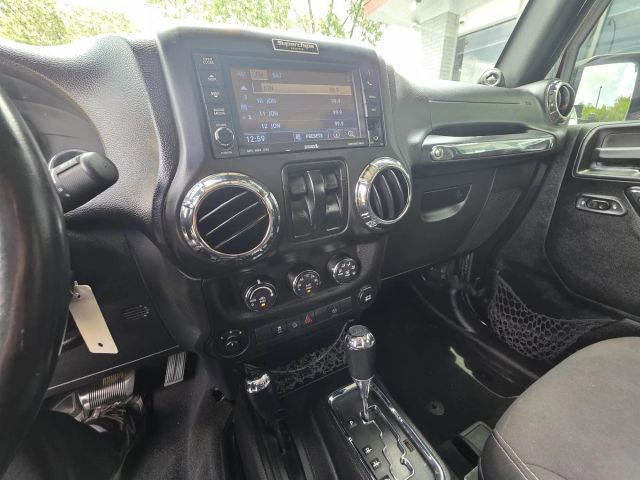 2014 Jeep Wrangler - Image 15