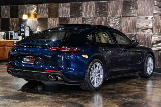 2018 Porsche Panamera 4s Sedan 4d - Image 10