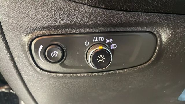 2022 Chevrolet Equinox - Image 24