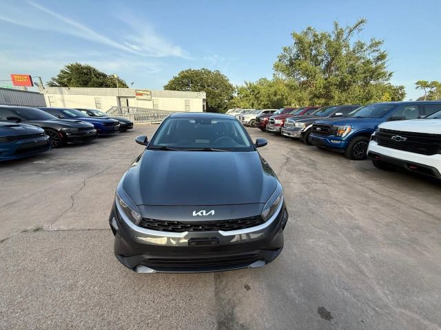 2024 Kia Forte - Image 5