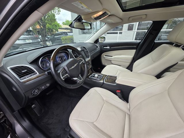 2015 Chrysler 300 - Image 10