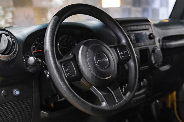 2015 Jeep Wrangler Sport Suv 2d - Image 11