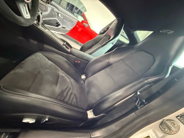 2015 Porsche 911 - Image 76