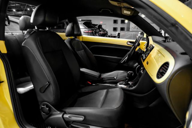 2014 Volkswagen Beetle Tdi Hatchback 2d - Image 31