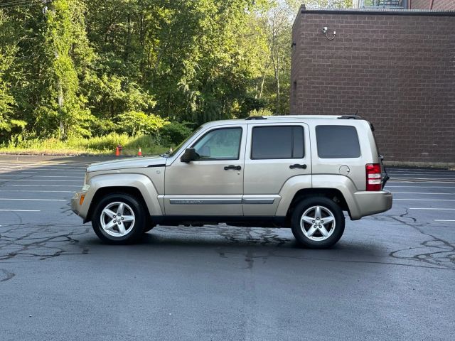 2011 Jeep Liberty Limited Edition Sport Utility 4d - Image 3