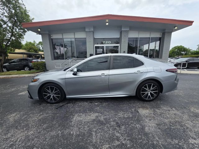 2022 Toyota Camry - Image 7