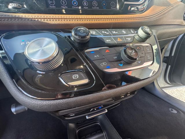 2018 Chrysler Pacifica - Image 18