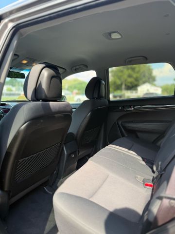 2011 Kia Sorento Lx Sport Utility 4d - Image 10