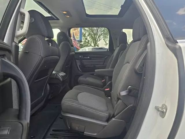 2017 Chevrolet Traverse - Image 11
