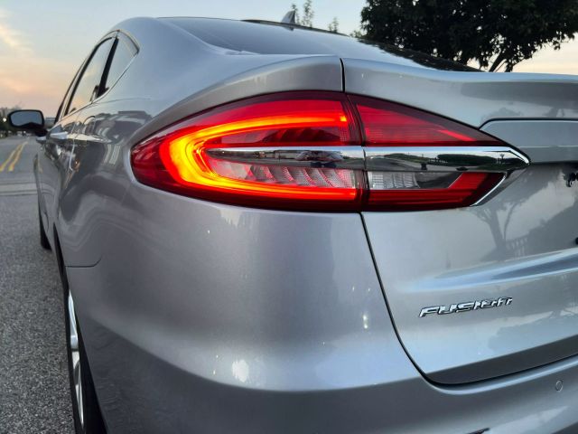 2020 Ford Fusion Se Sedan 4d - Image 26