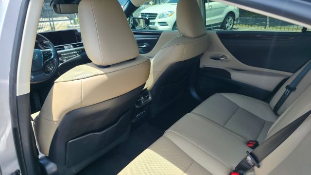 2020 Lexus Es - Image 25