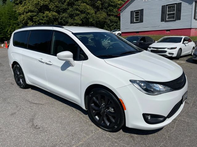 2020 Chrysler Pacifica - Image 7