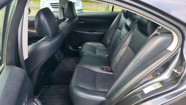 2011 Lexus Es - Image 16