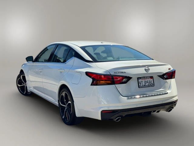 2023 Nissan Altima - Image 3