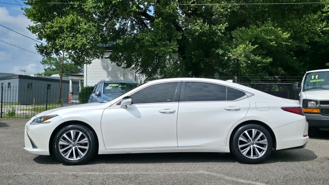 2019 Lexus Es - Image 3