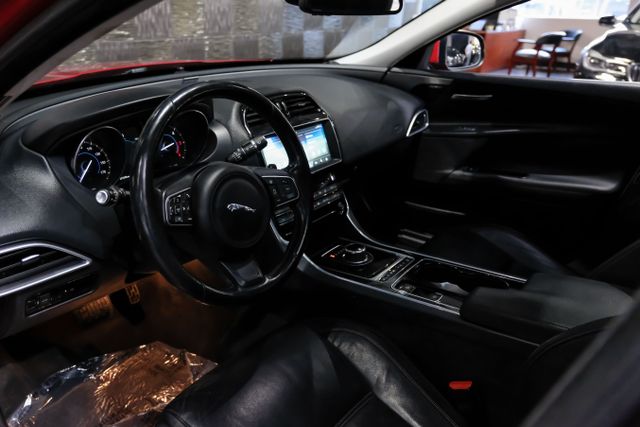 2017 Jaguar Xe Xe 20d Prestige Sedan 4d - Image 3
