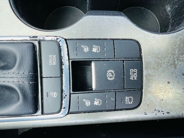 2017 Kia Optima - Image 25