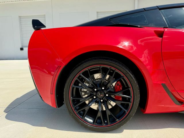 2019 Chevrolet Corvette - Image 13