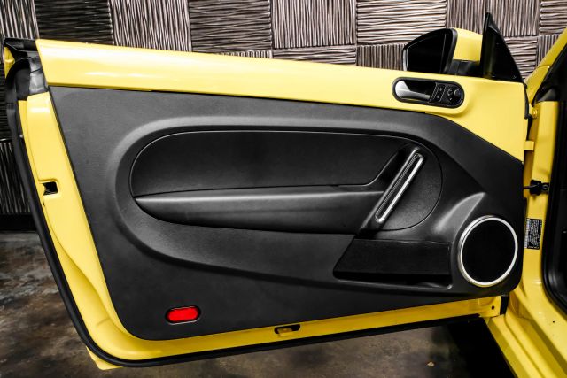 2014 Volkswagen Beetle Tdi Hatchback 2d - Image 35