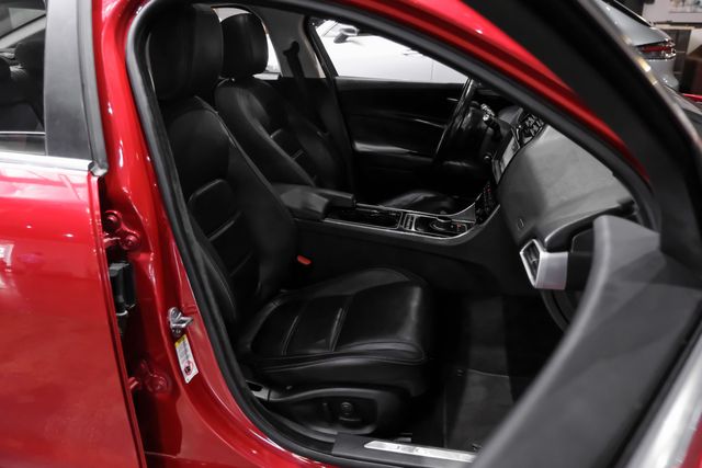 2017 Jaguar Xe Xe 20d Prestige Sedan 4d - Image 26