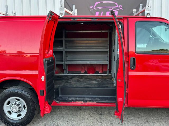 2017 Chevrolet Express 2500 Cargo - Image 15