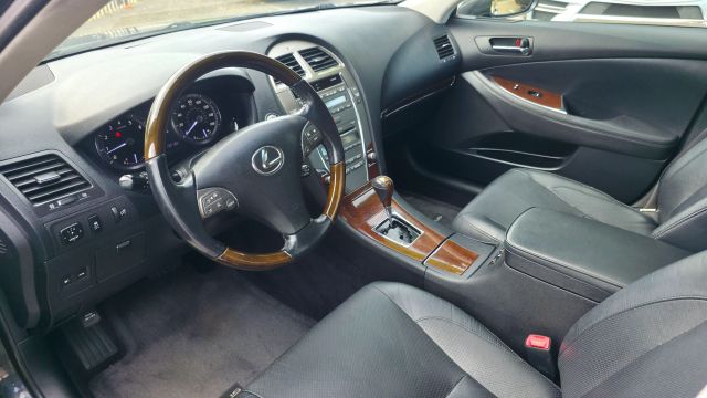 2011 Lexus Es - Image 20