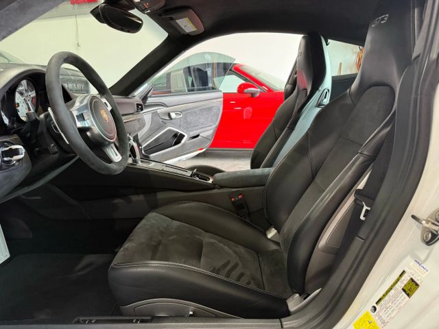2015 Porsche 911 - Image 74