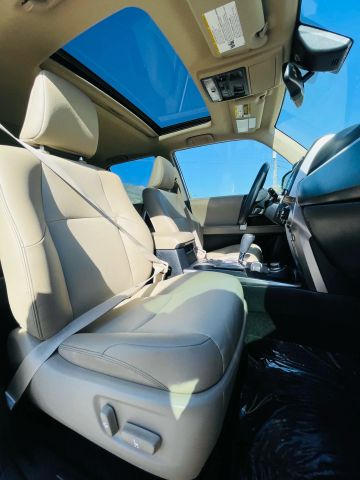 2021 Toyota 4runner - Image 25
