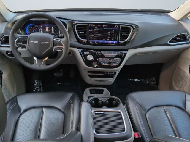 2023 Chrysler Pacifica - Image 10