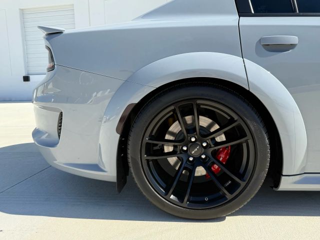 2021 Dodge Charger - Image 13