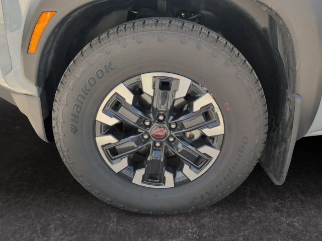 2024 Nissan Frontier Crew Cab - Image 14