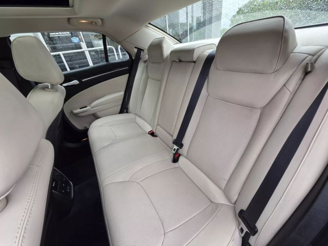 2015 Chrysler 300 - Image 13
