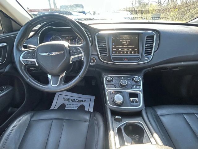 2017 Chrysler 200 - Image 7