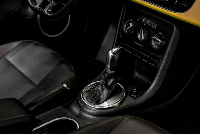 2014 Volkswagen Beetle Tdi Hatchback 2d - Image 25