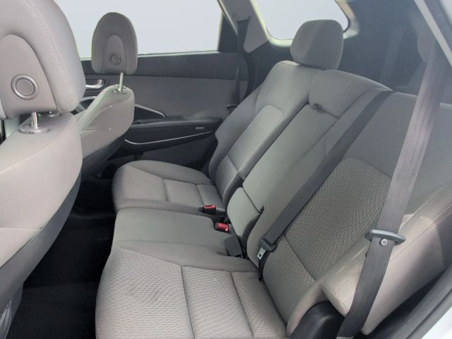 2017 Hyundai Santa Fe - Image 13