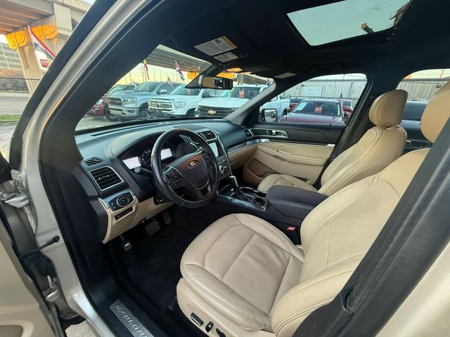 2019 Ford Explorer - Image 12