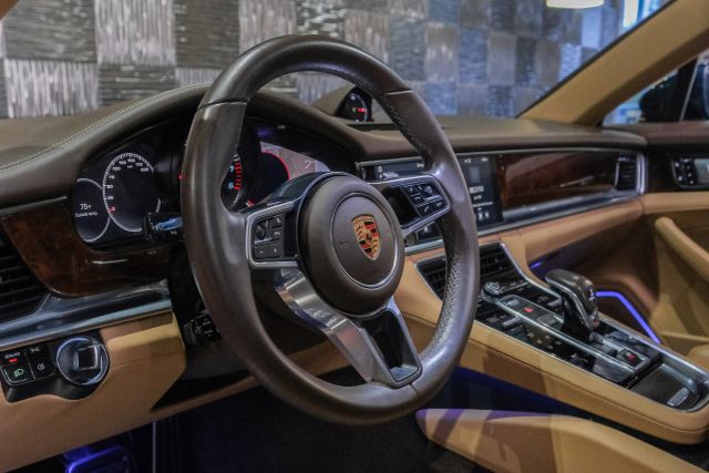 2018 Porsche Panamera 4s Sedan 4d - Image 18