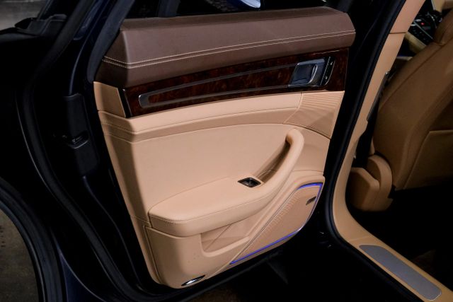 2018 Porsche Panamera 4s Sedan 4d - Image 43