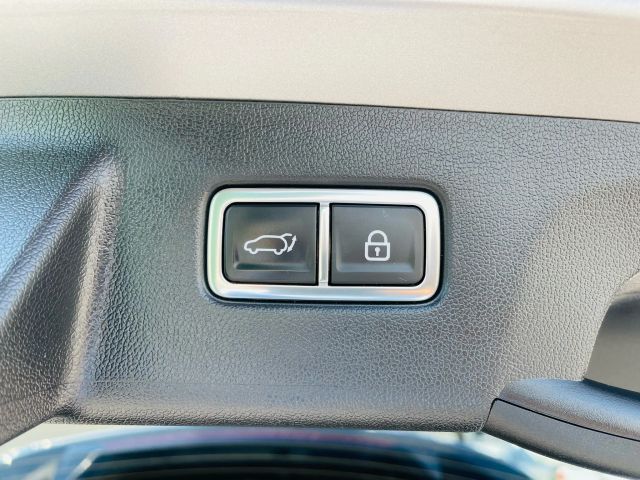 2023 Kia Sorento Hybrid - Image 21
