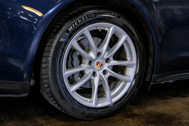 2018 Porsche Panamera 4s Sedan 4d - Image 53