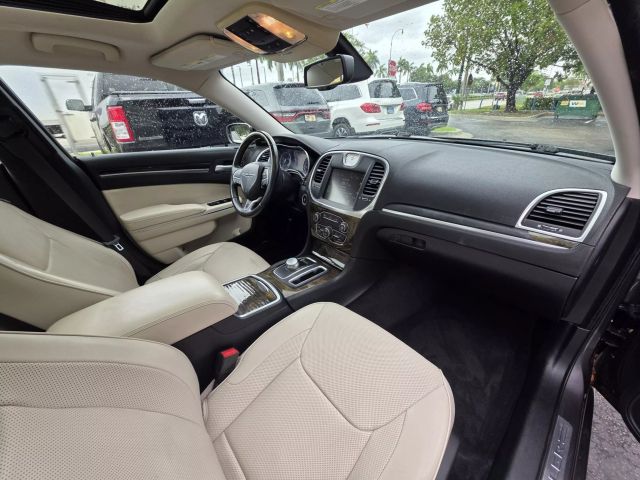 2015 Chrysler 300 - Image 14