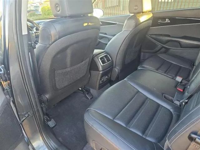 2020 Kia Sorento - Image 21
