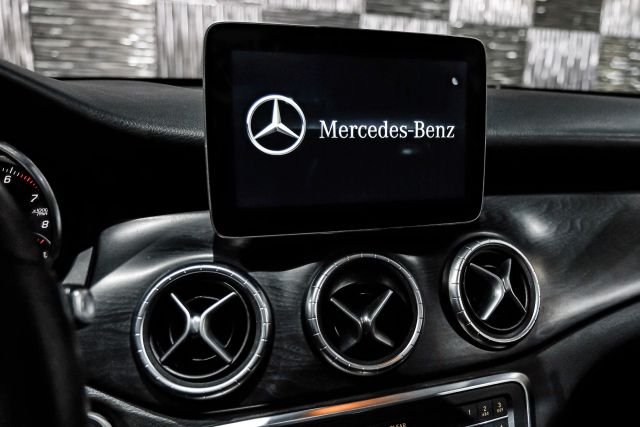 2017 Mercedes-benz Cla Cla 250 4matic Coupe 4d - Image 28
