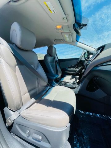 2014 Hyundai Santa Fe - Image 29